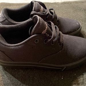 Heelys black size 4Y